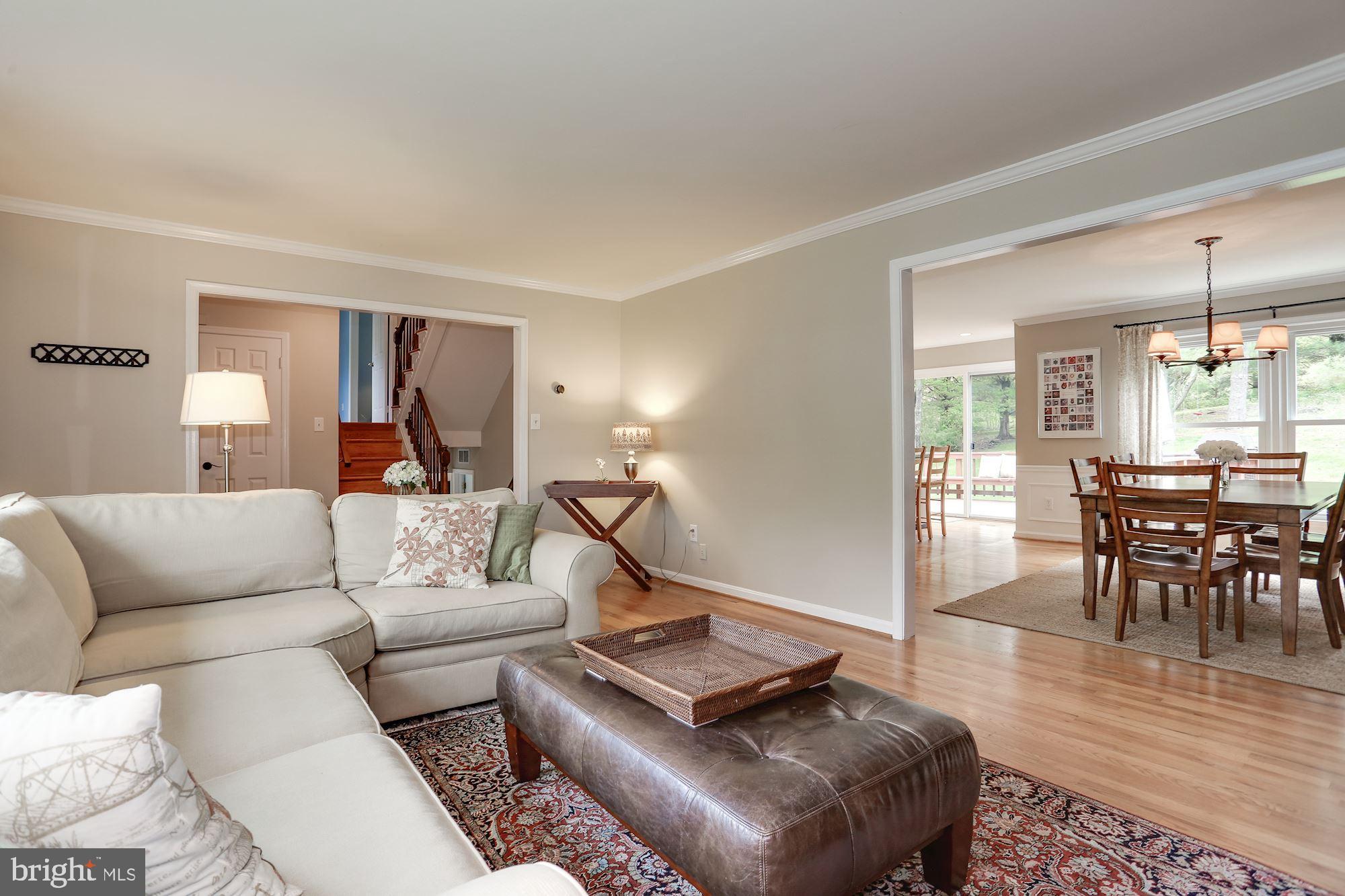 1203 Winter Hunt Road McLean, VA 22102 - Photo 6 of 57 Living Room