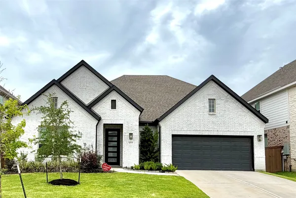 $580,000 | 1019 Navasota Street, Webster, TX 77598