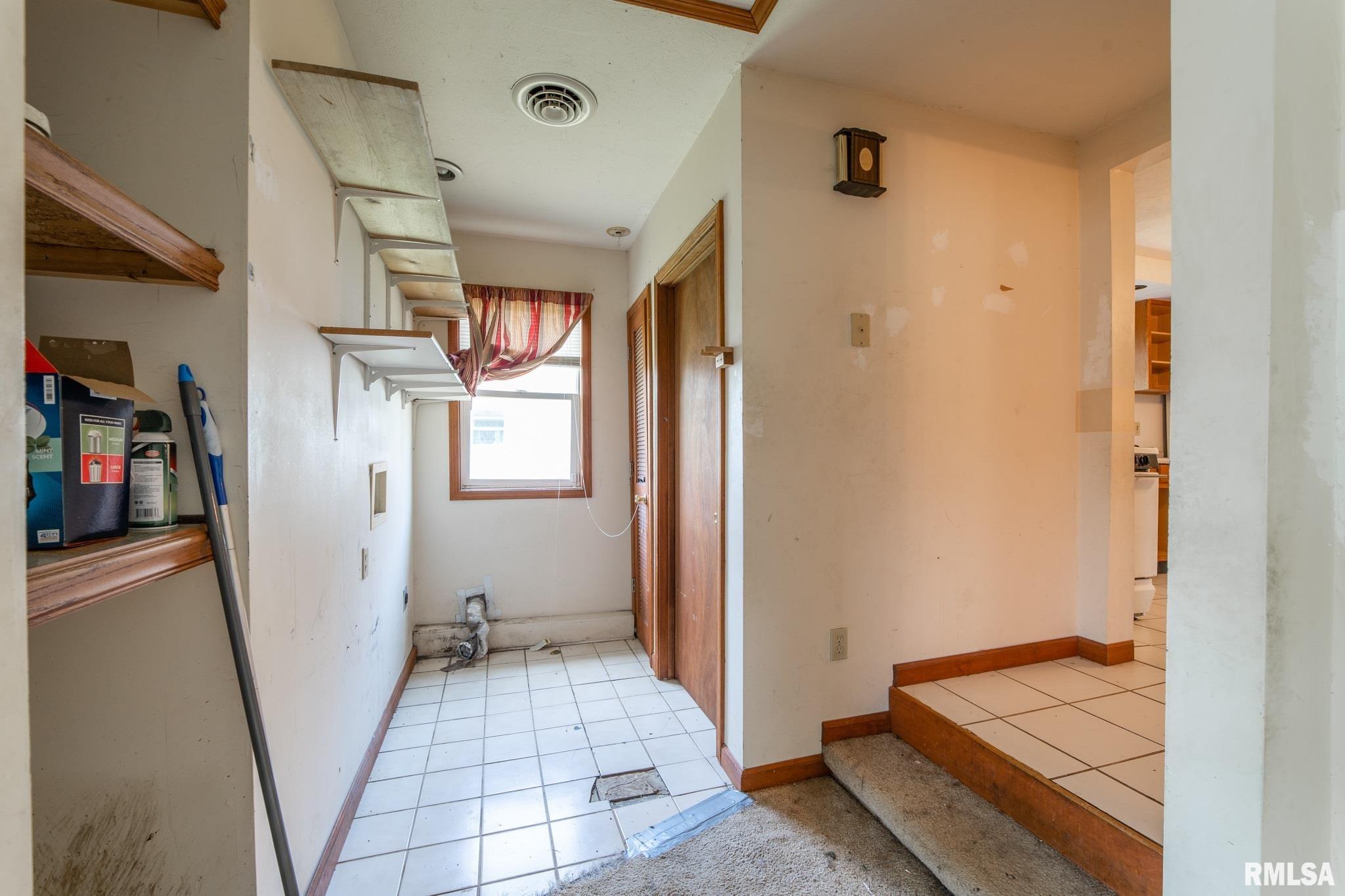 1110 North Kickapoo Street Lincoln, IL 62656 - Photo 7 of 19 Gallery Image 7