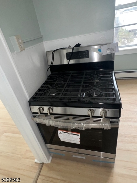 193 President Street, Unit 9 Passaic, NJ 07055 - Photo 2 of 10 a close view of stove