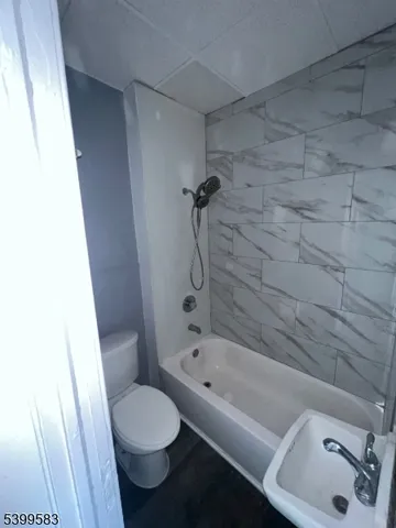 $2,000 | 193 President Street, Unit 9, Passaic, NJ 07055