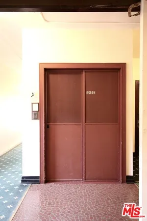 $1,490 | 2121 James M Wood Boulevard, Unit 310, Los Angeles, CA 90006
