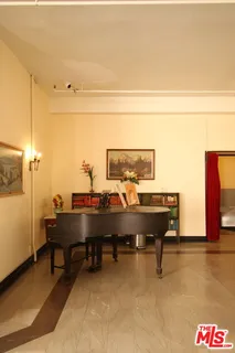 $1,440 | 2121 James M Wood Boulevard, Unit 310, Los Angeles, CA 90006