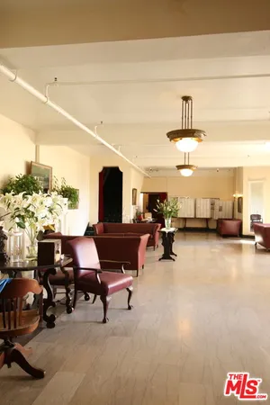 $1,490 | 2121 James M Wood Boulevard, Unit 310, Los Angeles, CA 90006