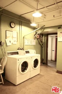 $1,440 | 2121 James M Wood Boulevard, Unit 310, Los Angeles, CA 90006