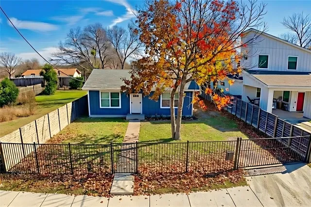 $1,950 | 6915 Providence Avenue, Austin, TX 78752