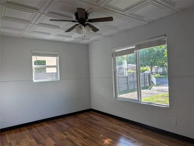 $1,950 | 6915 Providence Avenue, Austin, TX 78752