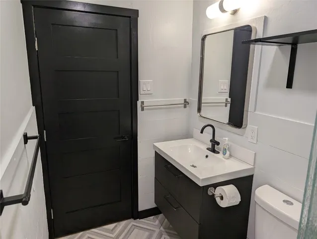 $1,950 | 6915 Providence Avenue, Austin, TX 78752