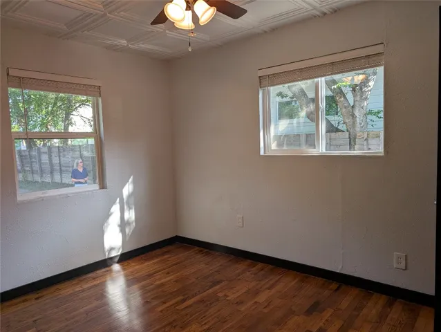 $1,950 | 6915 Providence Avenue, Austin, TX 78752