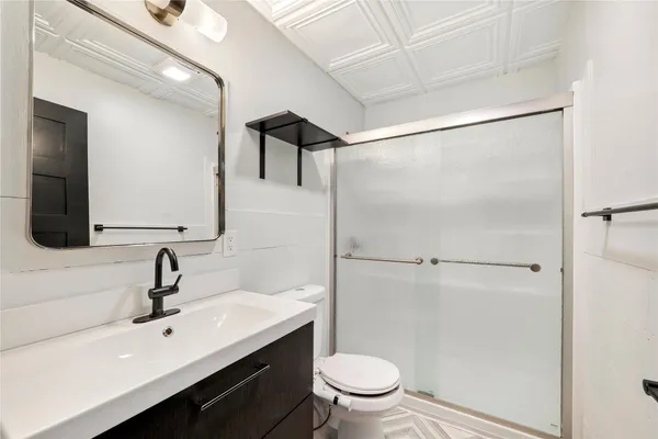 $1,900 | 6915 Providence Avenue, Austin, TX 78752