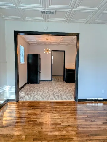 $1,950 | 6915 Providence Avenue, Austin, TX 78752