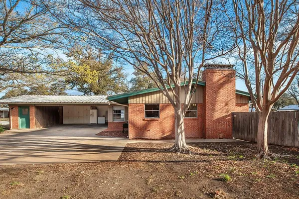 $209,000 | 2005 South China Street, Brady, TX 76825