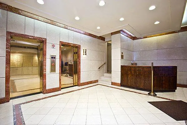 $5,300 | 210 East 47th Street, Unit 2H | Midtown East