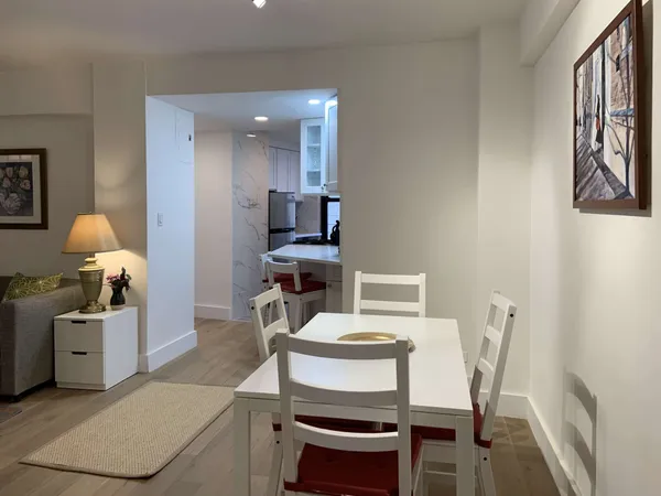 $5,300 | 210 East 47th Street, Unit 2H | Midtown East