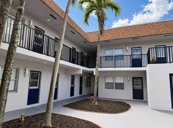 $2,100 | 260 Northwest 19th Street, Unit 27, Boca Raton, FL 33432
