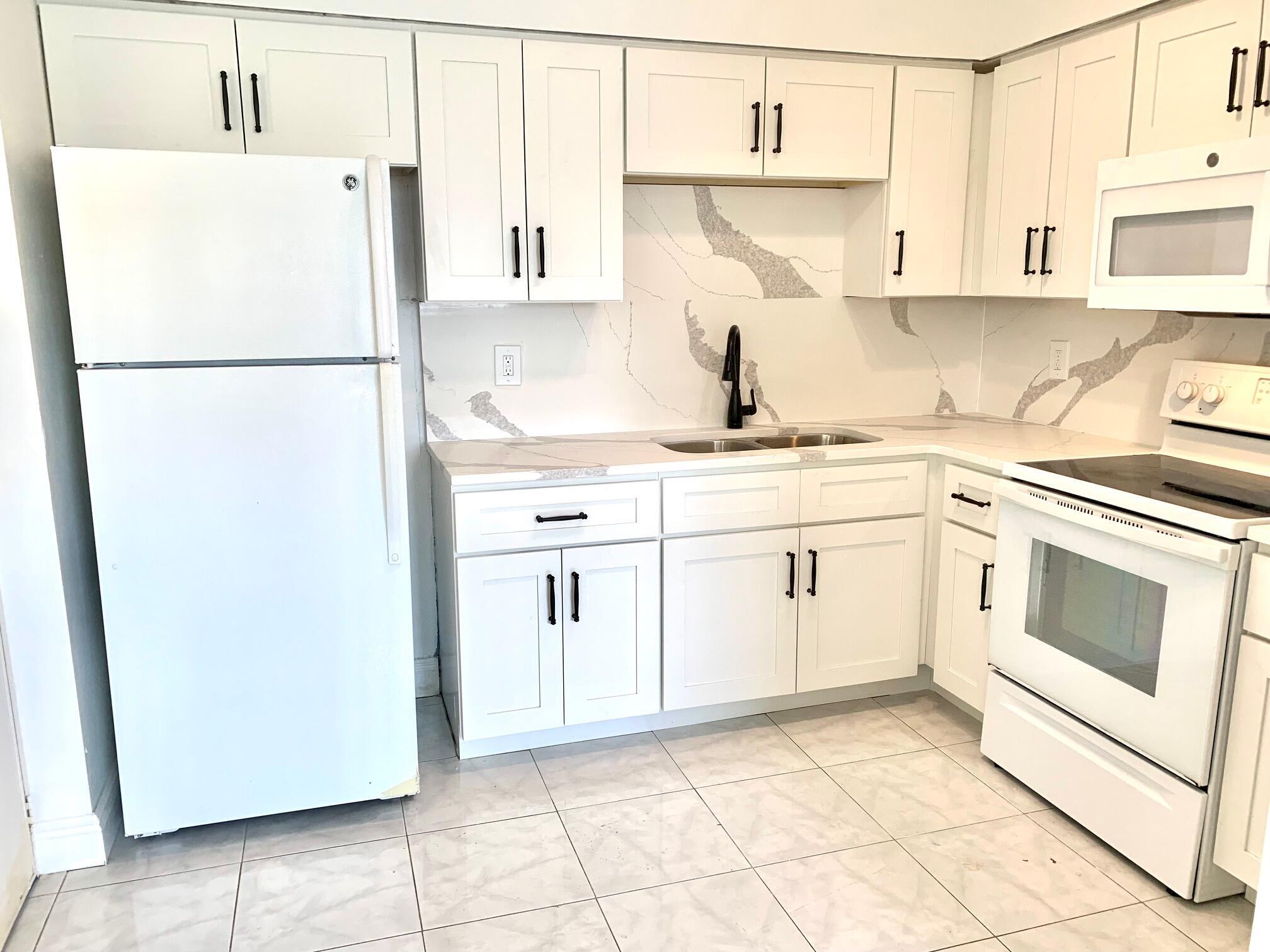 260 Northwest 19th Street, Unit 27 Boca Raton, FL 33432 - Photo 4 of 18 Nhora1