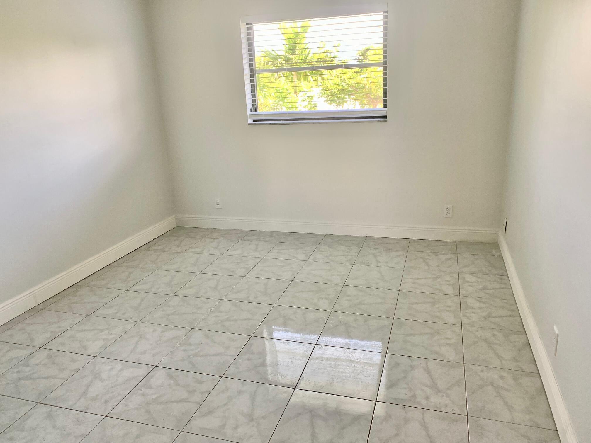260 Northwest 19th Street, Unit 27 Boca Raton, FL 33432 - Photo 8 of 18 Nhora13