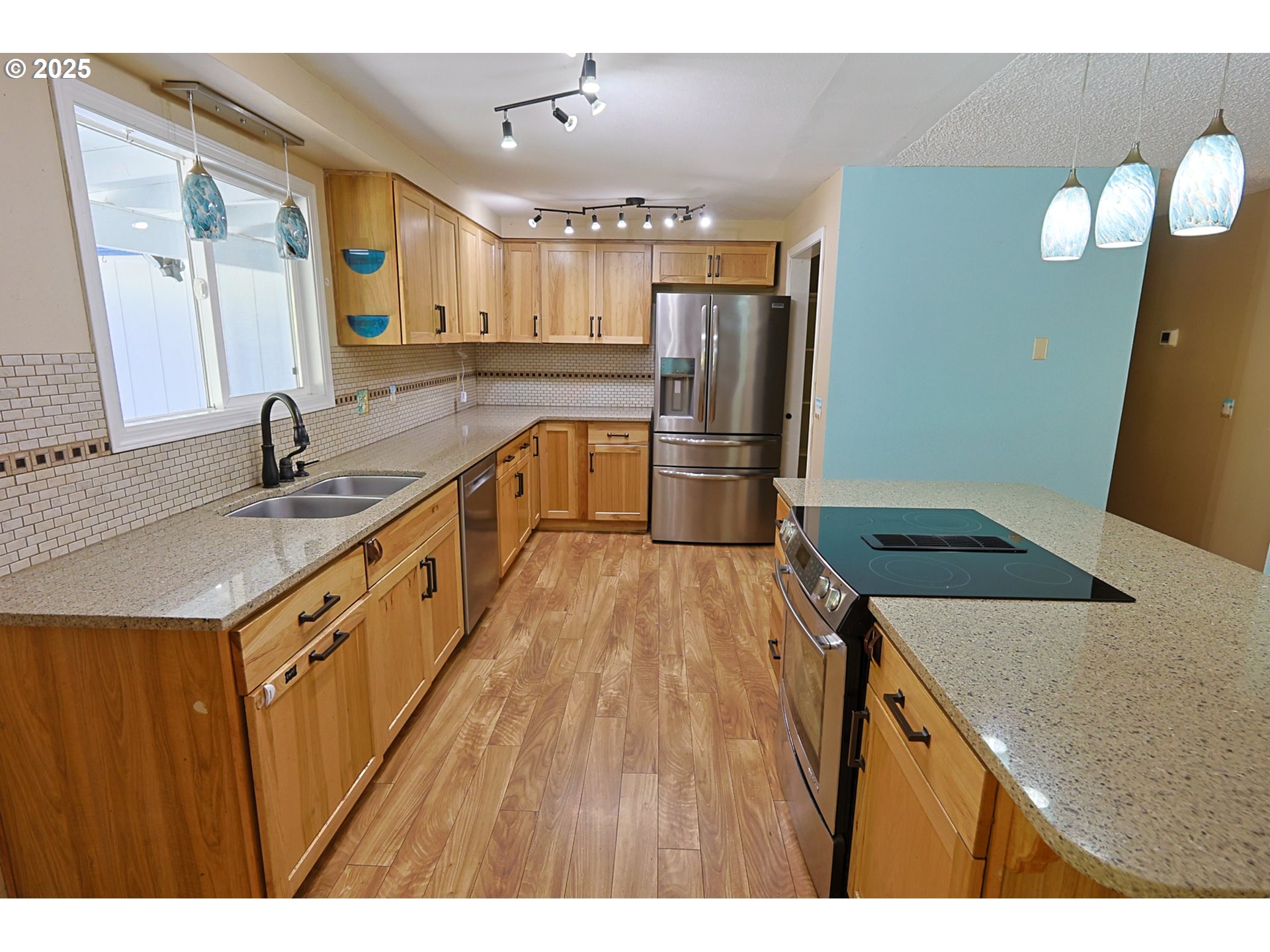 60031 Fairview Road Coquille, OR 97423 - Photo 6 of 48 Kitchen