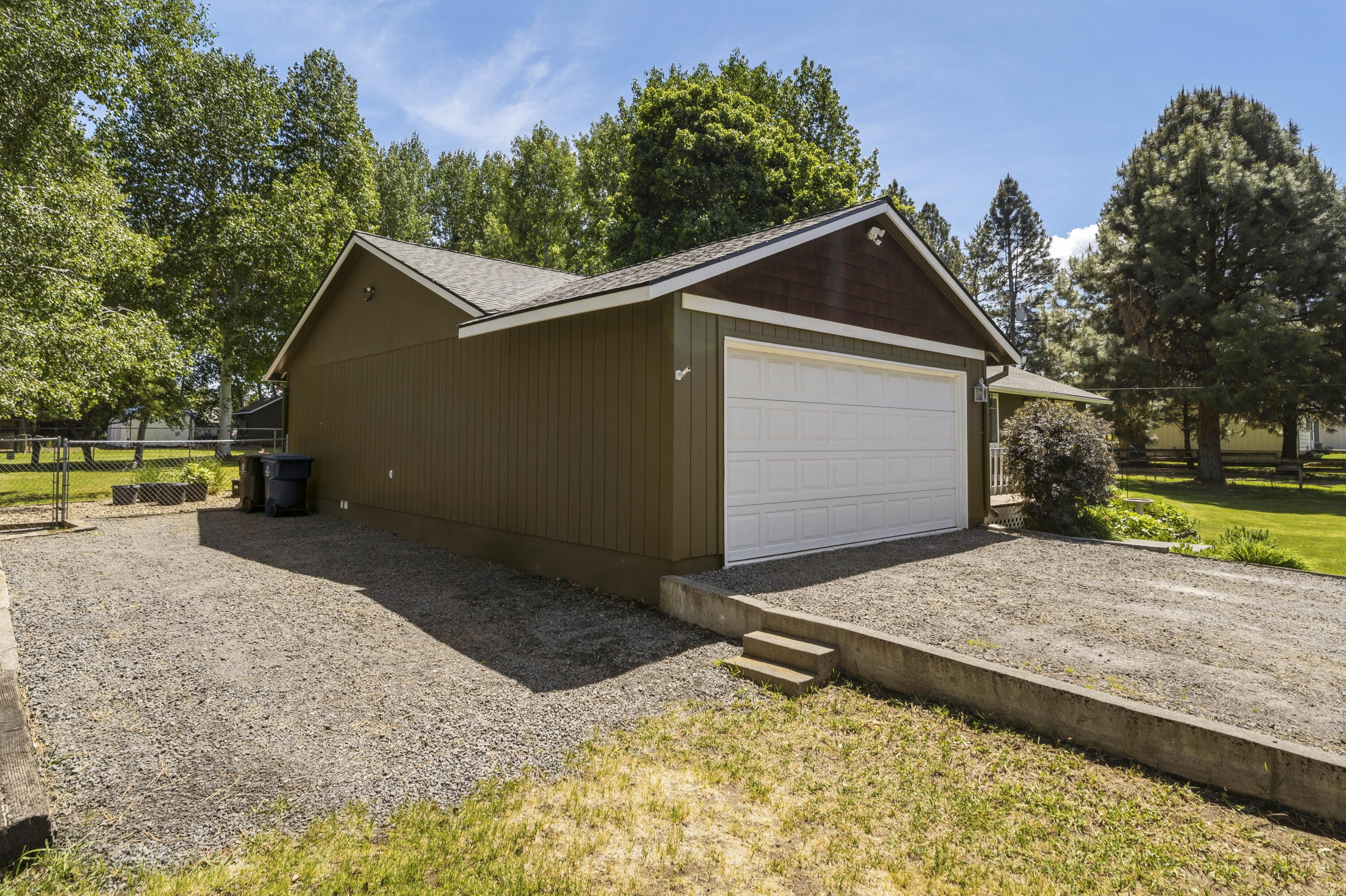 61908 Pettigrew Road Bend, OR 97702 - Photo 55 of 62 04-Exterior