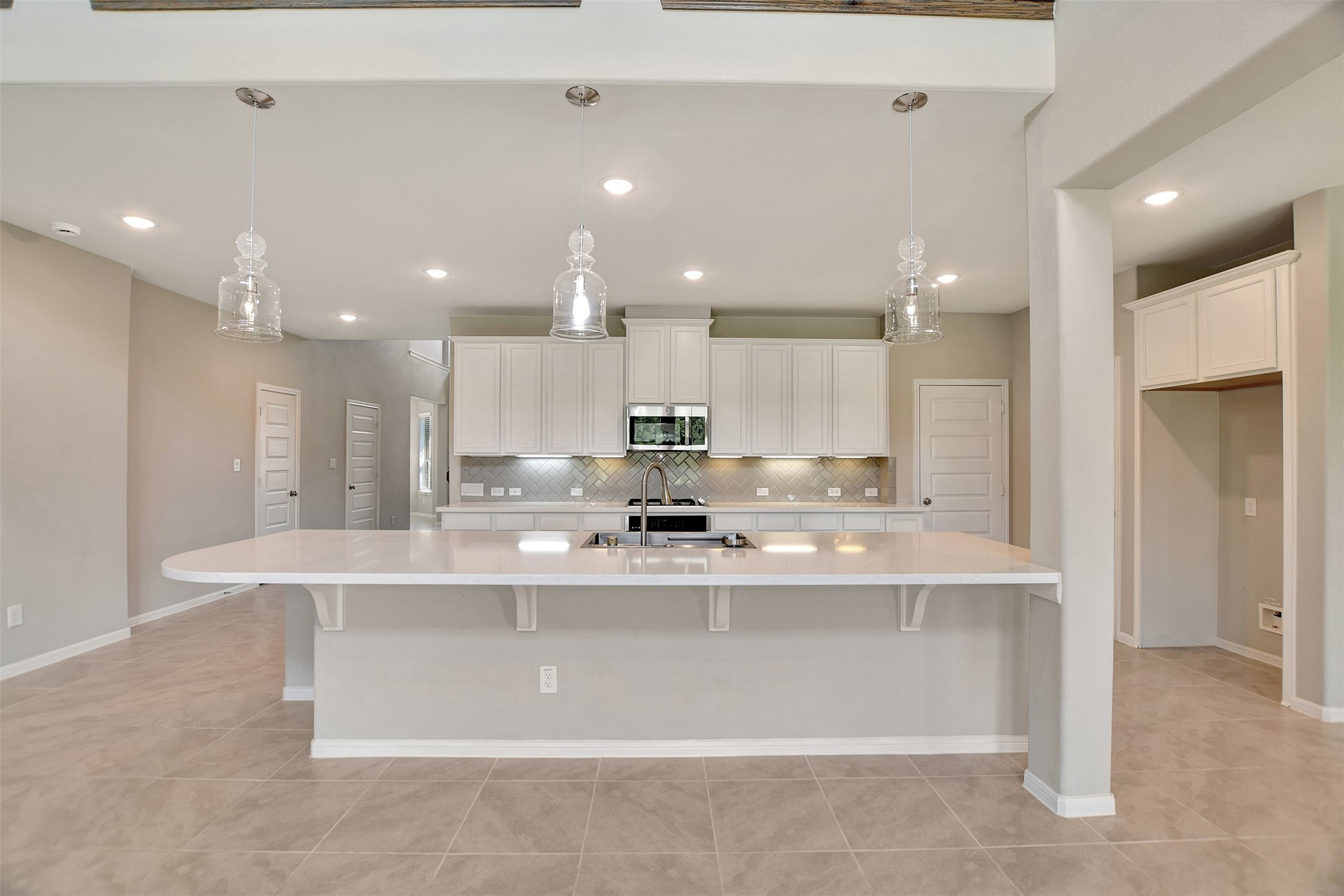 246 Peninsula Point Drive Montgomery, TX 77356 - Photo 11 of 46 Such a spacious island/breakfast bar