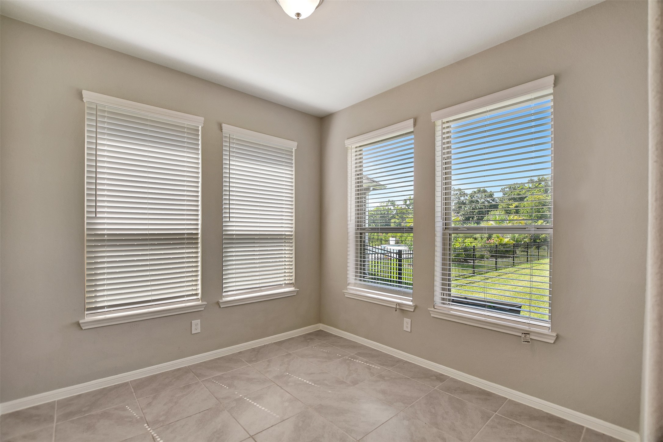 246 Peninsula Point Drive Montgomery, TX 77356 - Photo 18 of 46 Sunroom that looks out to the backyard
