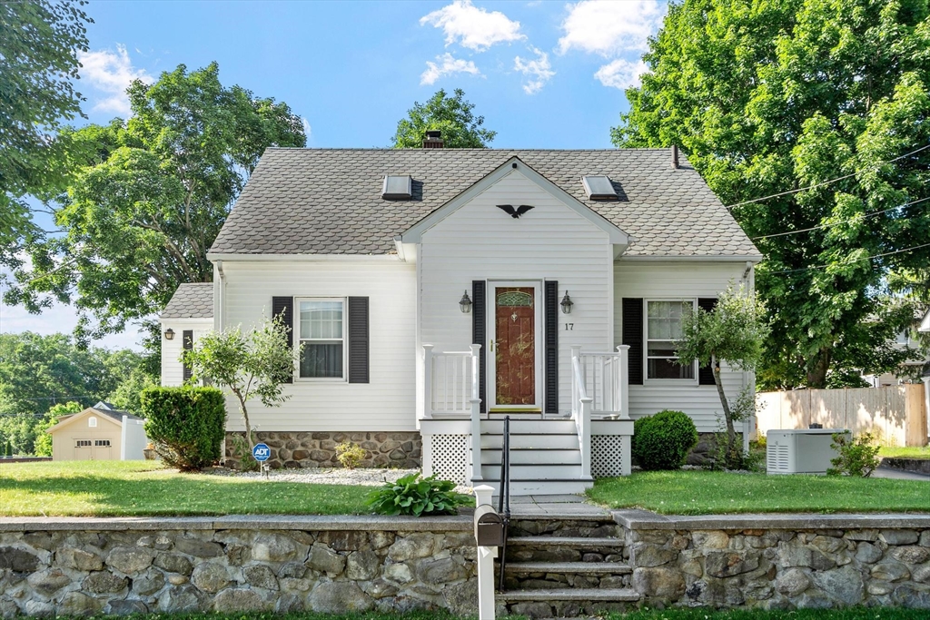 17 Tedesco Road Methuen, MA 01844 - Photo 3 of 31