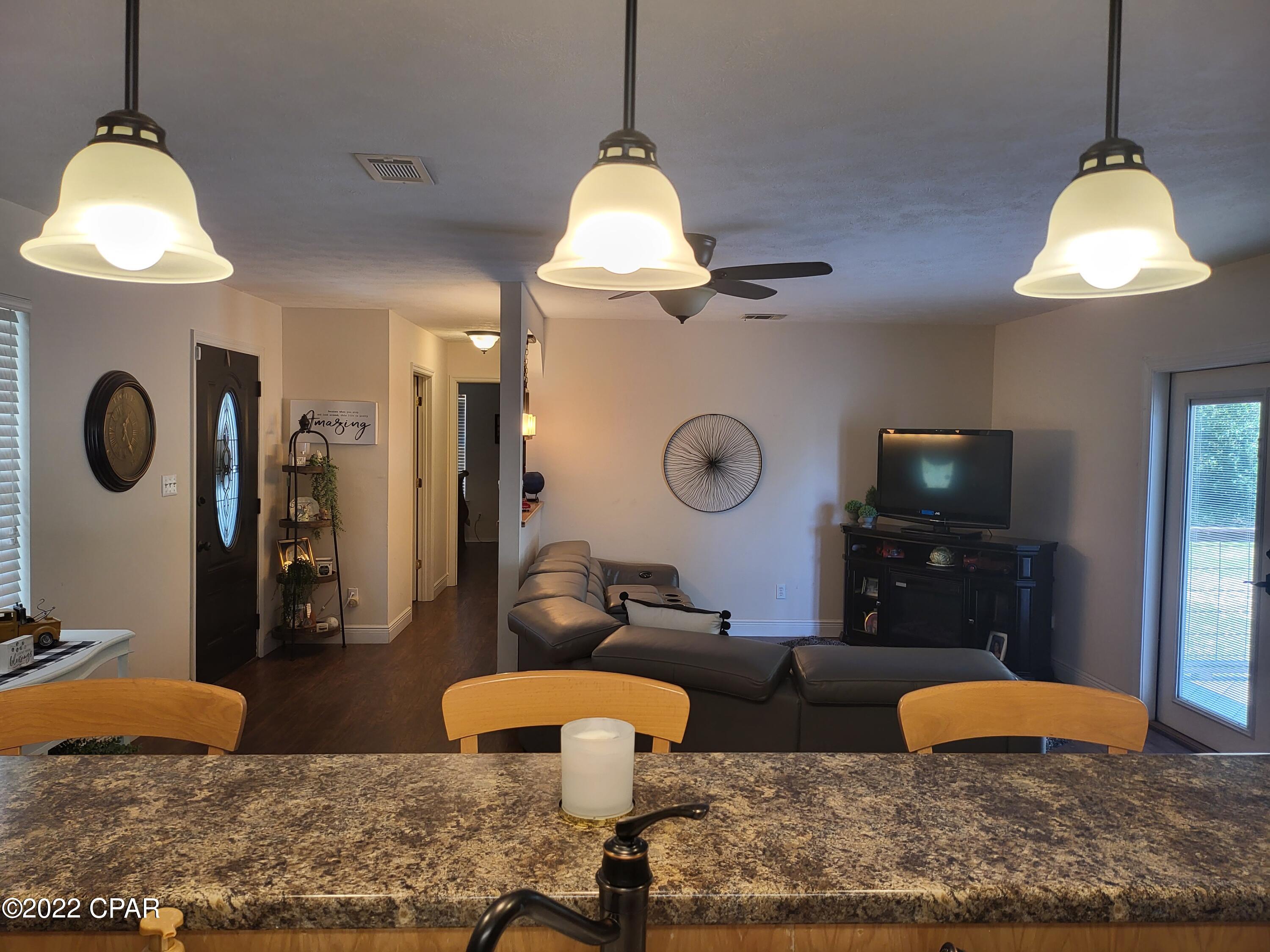7740 Shady Grove Road Grand Ridge, FL 32442 - Photo 10 of 31 Gallery Image 10
