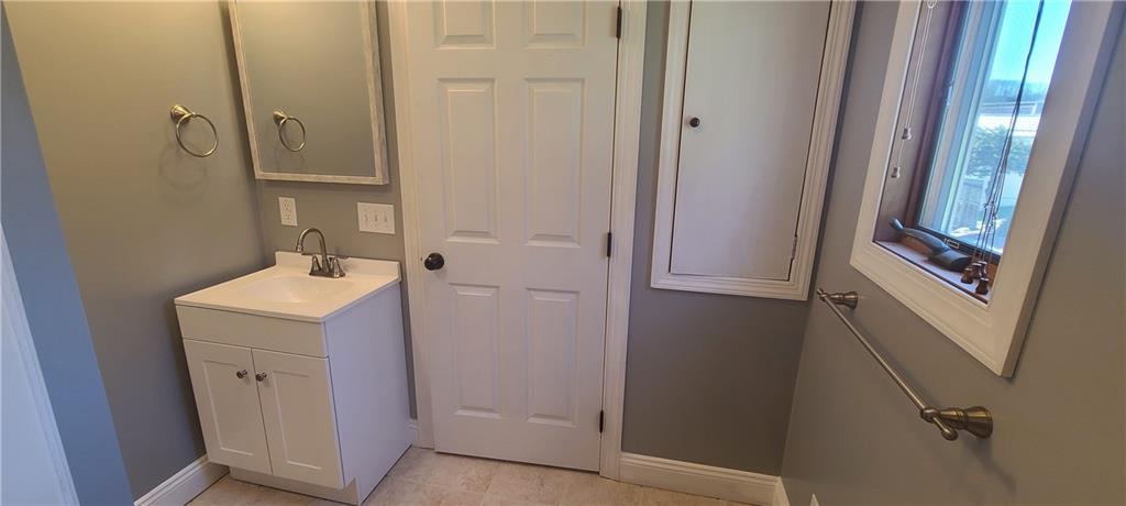 117 Whitestown Road Lyndora, PA 16045 - Photo 9 of 19 Main Floor Full Bathroom with Tub/Shower, toilet and vanity 7x7.