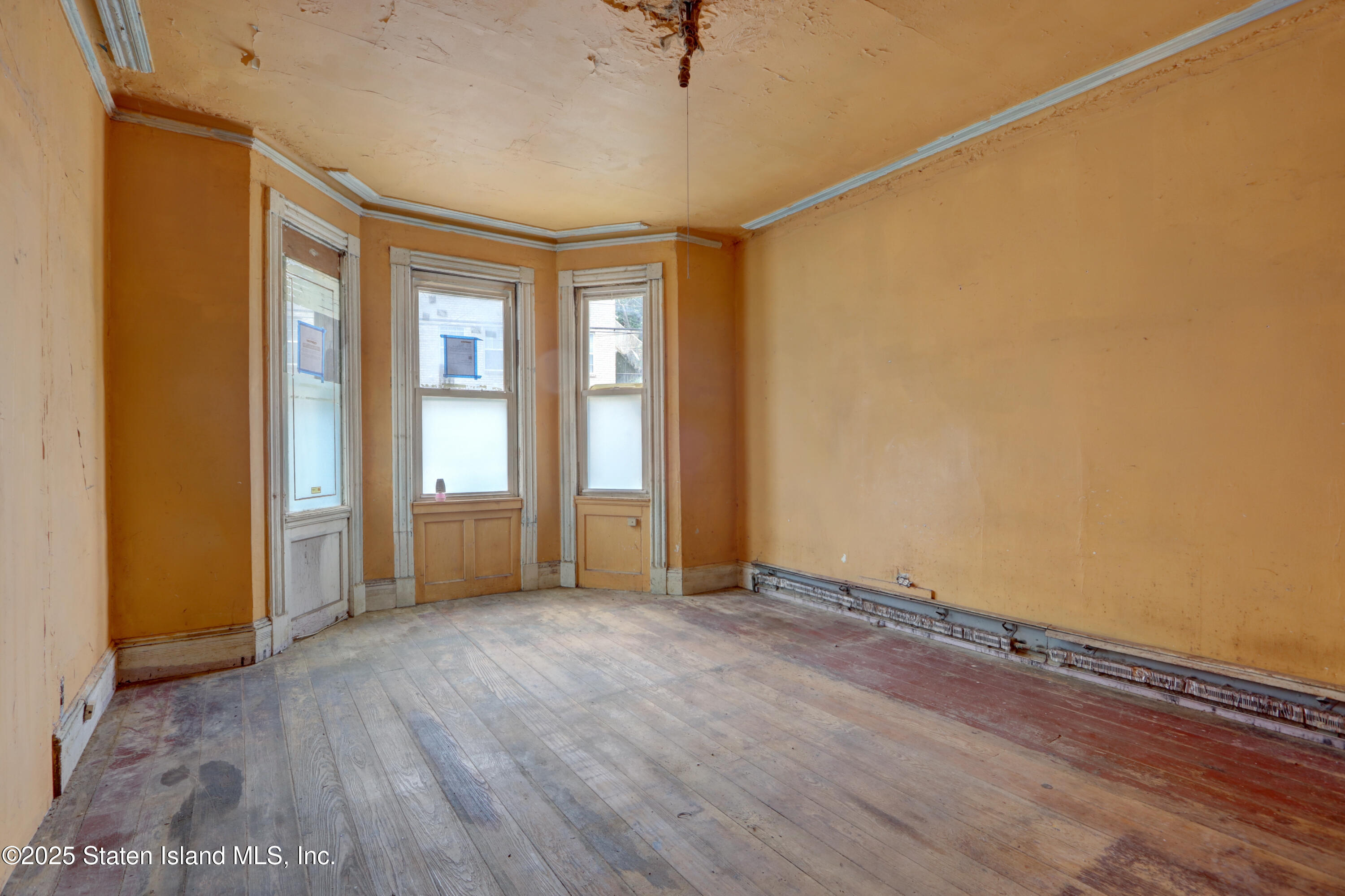 161 Wright Street Staten Island, NY 10304 - Photo 4 of 16 IMG_5