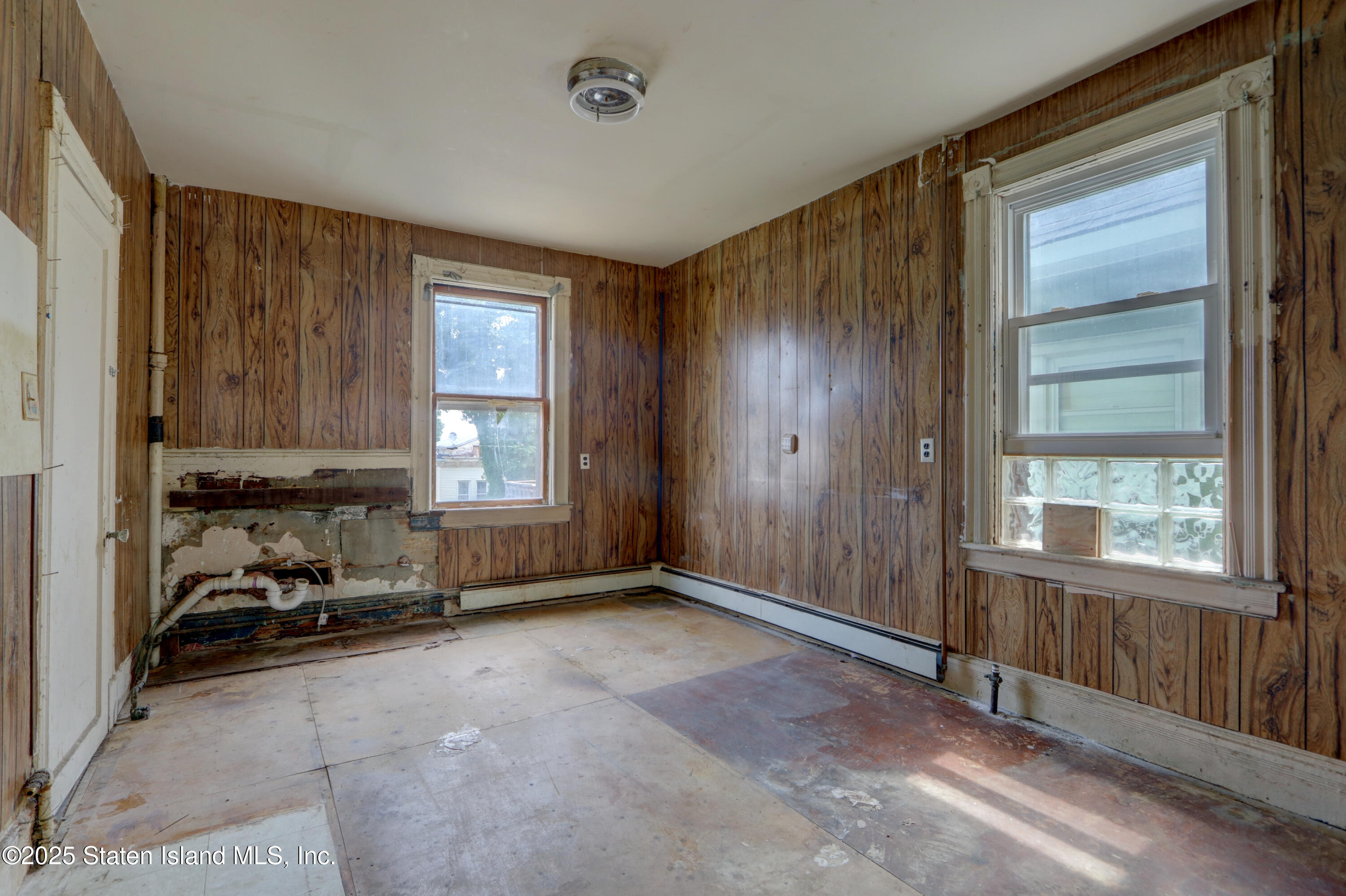 161 Wright Street Staten Island, NY 10304 - Photo 9 of 16 IMG_11