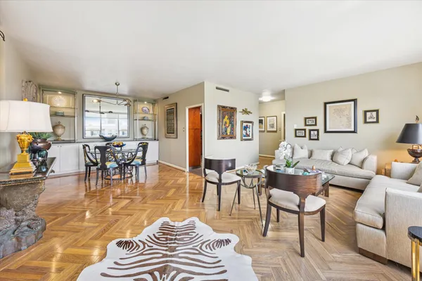 $2,850 | 2701 Westheimer Road, Unit 9E, Houston, TX 77098