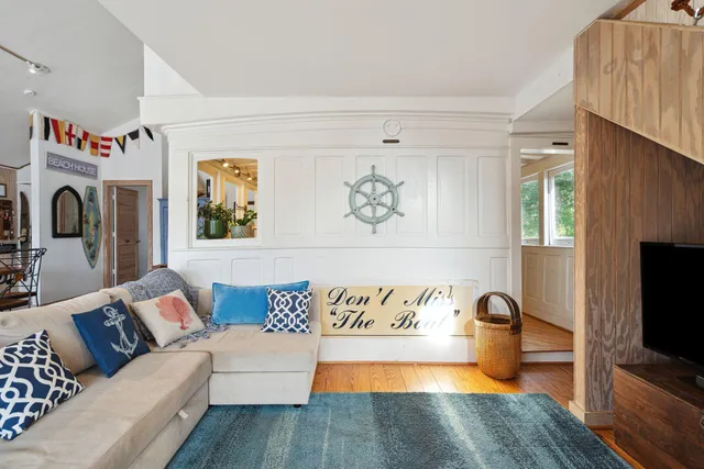 $1,525,000 | 904 East Arctic Avenue, Folly Beach, SC 29439