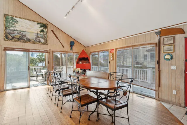 $1,525,000 | 904 East Arctic Avenue, Folly Beach, SC 29439