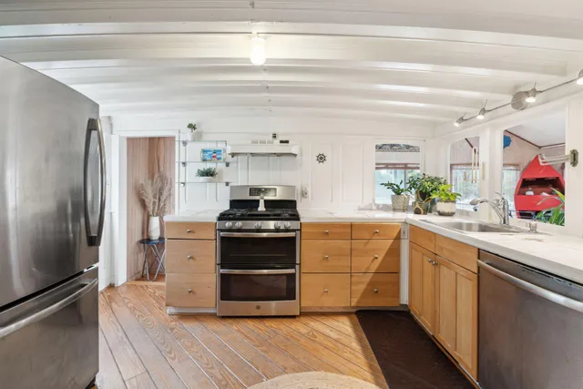 $1,525,000 | 904 East Arctic Avenue, Folly Beach, SC 29439