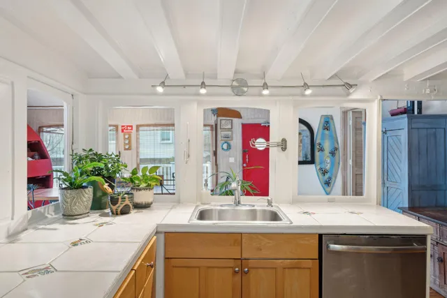 $1,525,000 | 904 East Arctic Avenue, Folly Beach, SC 29439