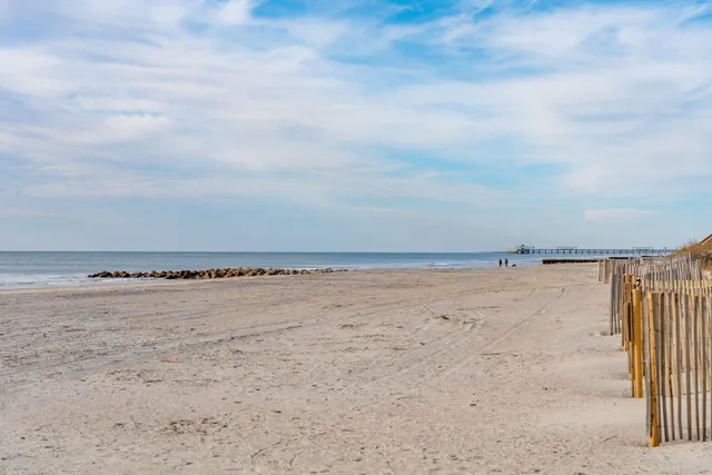 $1,525,000 | 904 East Arctic Avenue, Folly Beach, SC 29439