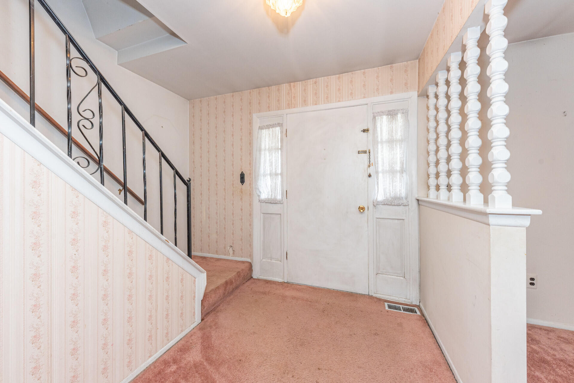 2053 Brookfield Street Canton, MI 48188 - Photo 8 of 24 009_3