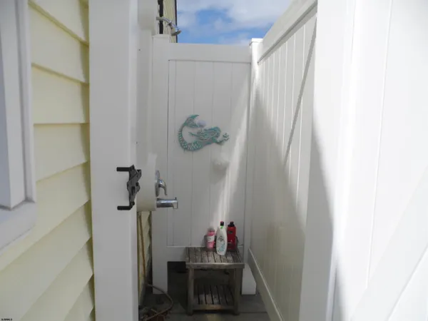 $13,000 | 205 North Essex Avenue, Margate City, NJ 08402