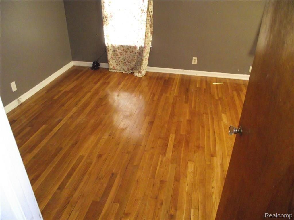 14256 Rutland Street Detroit, MI 48227 - Photo 24 of 27 3RD BEDROOM UPPER LEVEL
