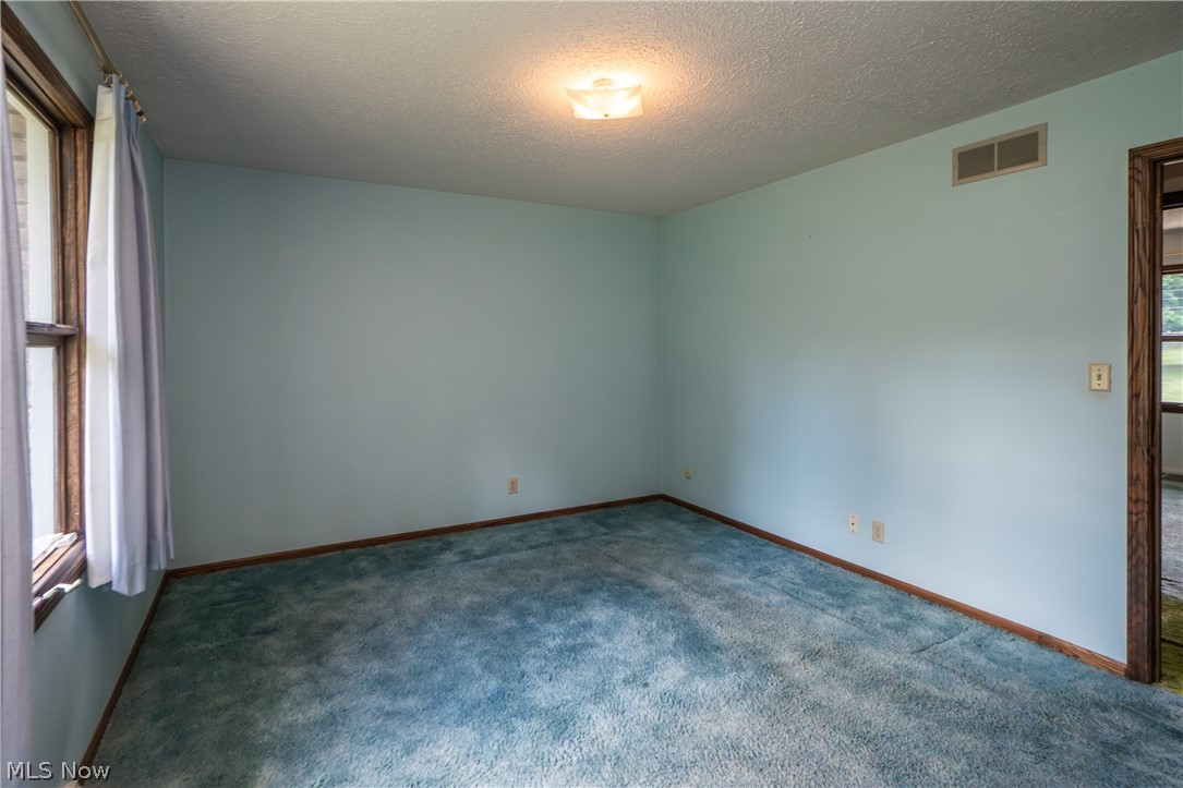 2421 Fairview Road Uniontown, OH 44685 - Photo 13 of 40 Primary Room