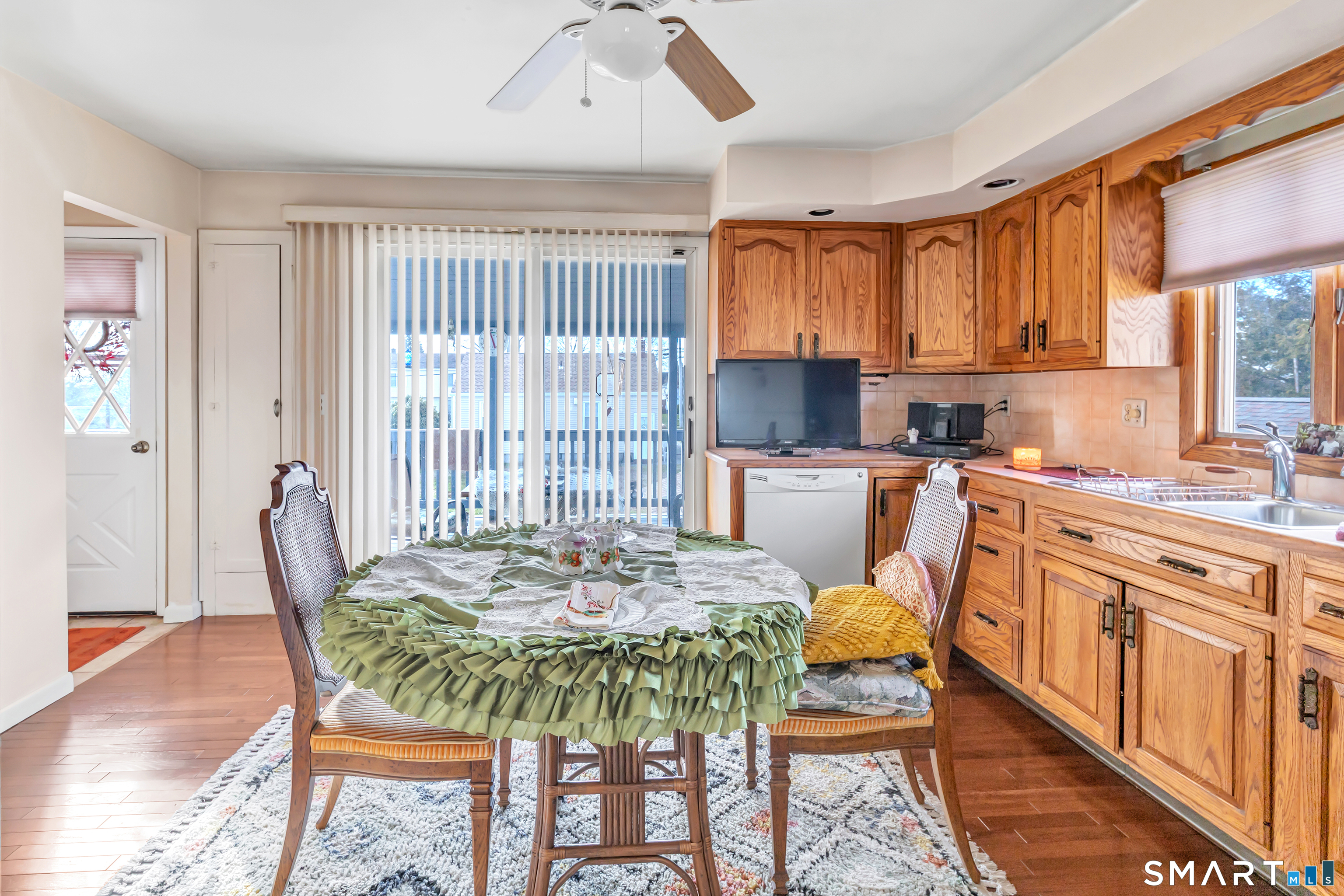 669 Queen Street Bridgeport, CT 06606 - Photo 22 of 40