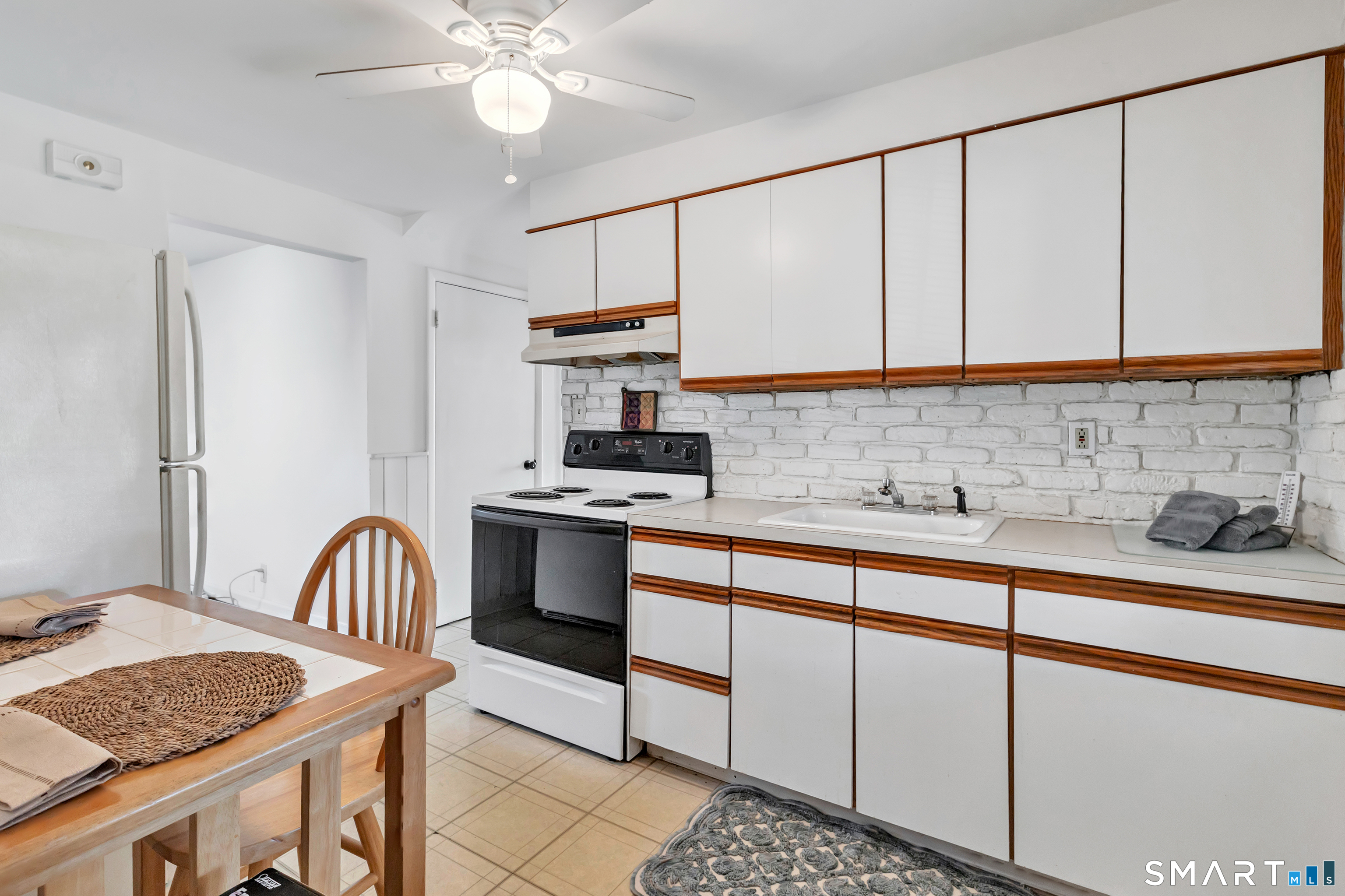 669 Queen Street Bridgeport, CT 06606 - Photo 7 of 40