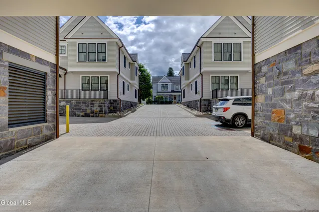 $1,400,000 | 46 Union Avenue, Unit 303, Saratoga Springs, NY 12866