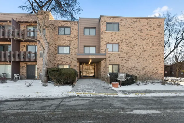 $245,000 | 1100 East Randville Drive, Unit 312, Palatine, IL 60074