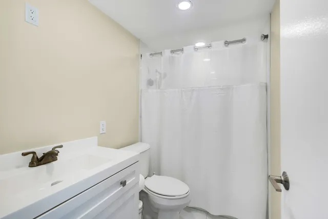 $245,000 | 1100 East Randville Drive, Unit 312, Palatine, IL 60074