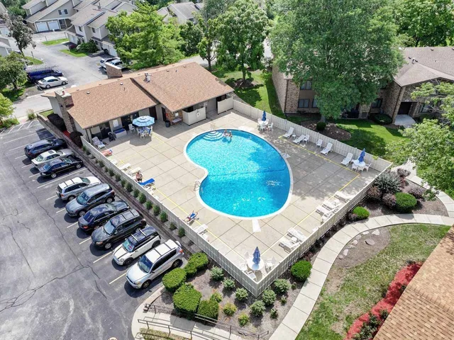 $245,000 | 1100 East Randville Drive, Unit 312, Palatine, IL 60074