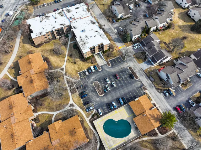 $245,000 | 1100 East Randville Drive, Unit 312, Palatine, IL 60074