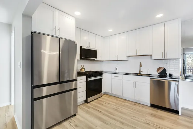 $245,000 | 1100 East Randville Drive, Unit 312, Palatine, IL 60074