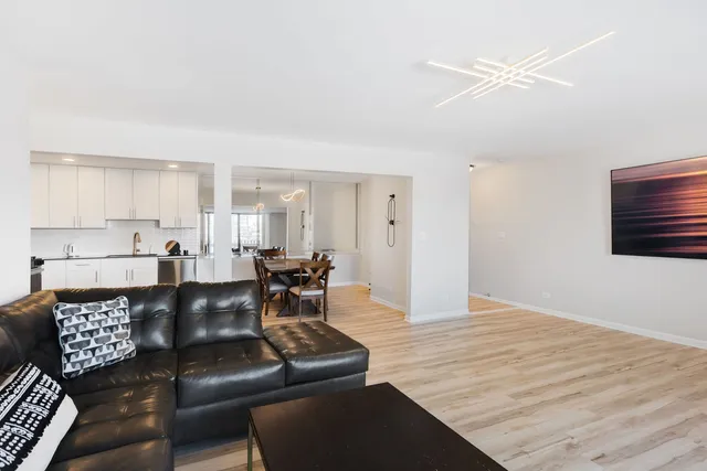 $245,000 | 1100 East Randville Drive, Unit 312, Palatine, IL 60074