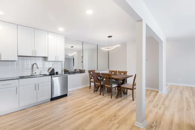 $245,000 | 1100 East Randville Drive, Unit 312, Palatine, IL 60074